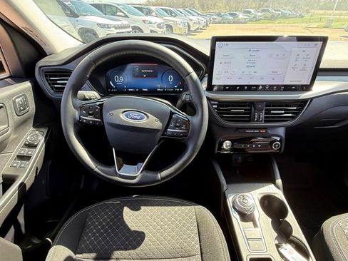 Used 2023 Ford Escape Active w/ Tech Pack #2 AWD/4WD image 8