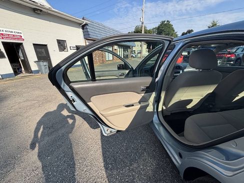 Used 2011 Ford Fusion Hybrid FWD image 18