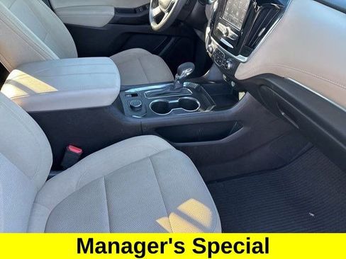 Used 2022 Chevrolet Traverse LS image 39