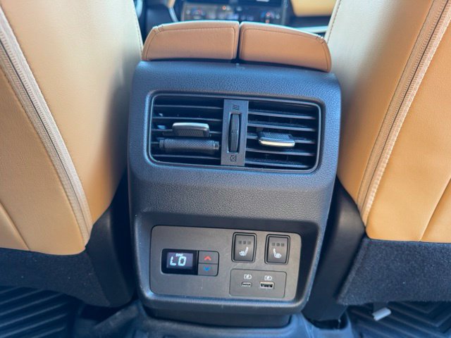 Used 2021 Nissan Rogue Platinum AWD/4WD image 16