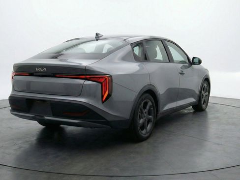 Used 2025 Kia K4 LXS image 9