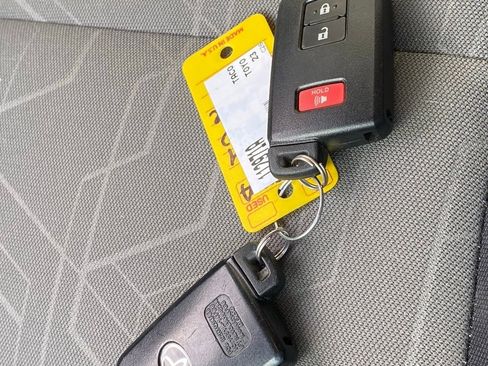 Used 2023 Toyota Tacoma TRD Off-Road w/ Technology Package image 7