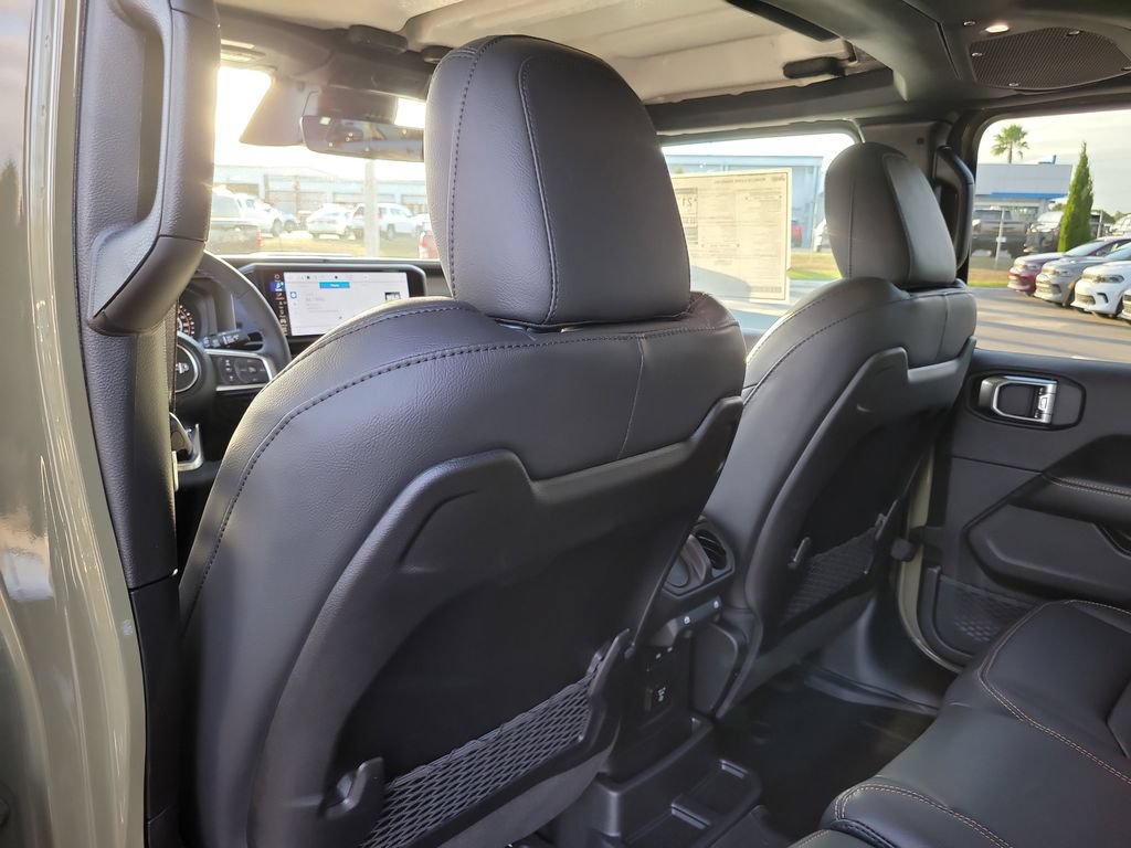 New 2026 Jeep Wrangler Unlimited Sahara AWD/4WD image 13