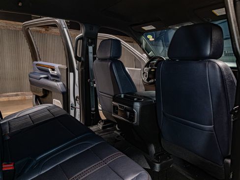 Used 2024 Chevrolet Silverado 3500 High Country w/ Technology Package AWD/4WD image 29