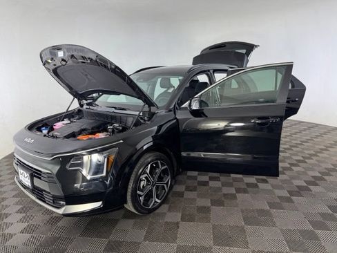 Certified 2025 Kia Niro EX Touring FWD image 14