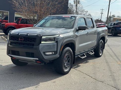 Certified 2025 Nissan Frontier PRO-4X w/ Pro Convenience Package image 7