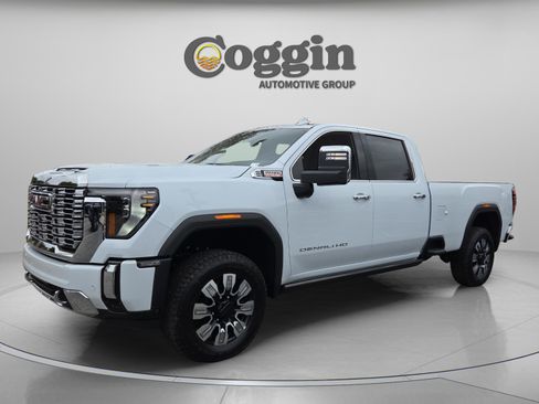 New 2026 GMC Sierra 3500 Denali w/ Denali Reserve Package AWD/4WD image 2