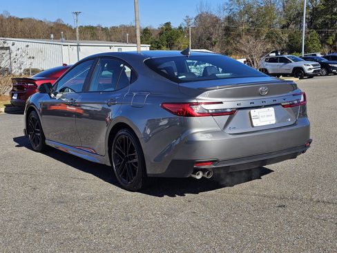 Used 2025 Toyota Camry SE image 11