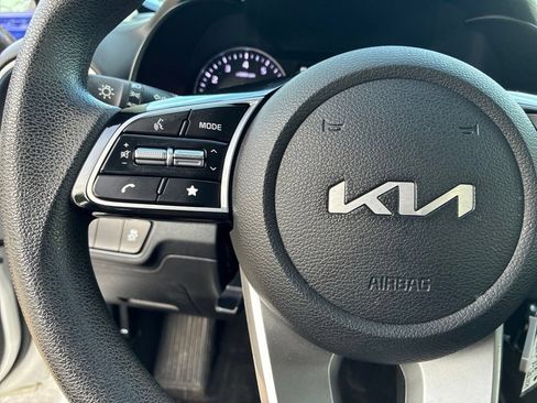 Used 2022 Kia Forte LXS FWD image 23