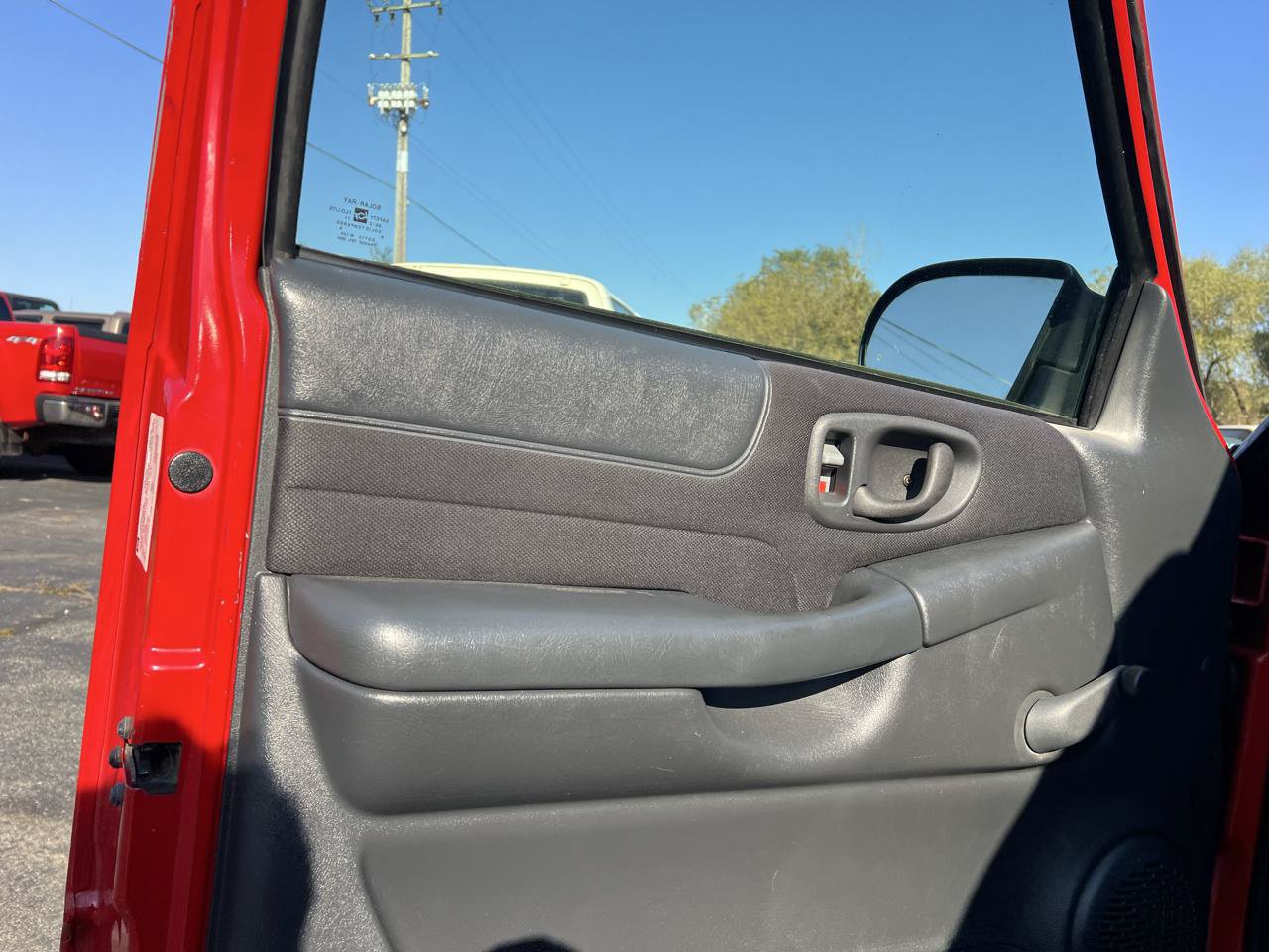 Used 2003 Chevrolet S10 Pickup LS w/ LS Preferred Equipment Group AWD/4WD image 8