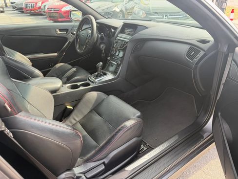 Used 2014 Hyundai Genesis 2.0T RWD image 11