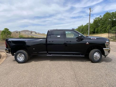 New 2026 RAM 3500 Tradesman AWD/4WD image 6