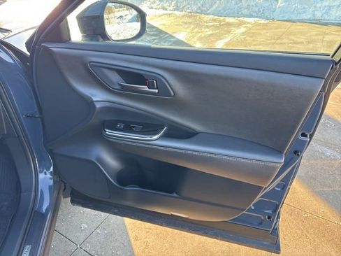 Used 2025 Toyota Crown Nightshade image 32