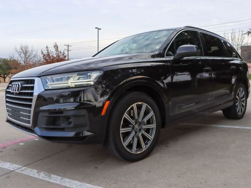 Used 2018 Audi Q7 3.0T Prestige w/ Prestige Package image 3