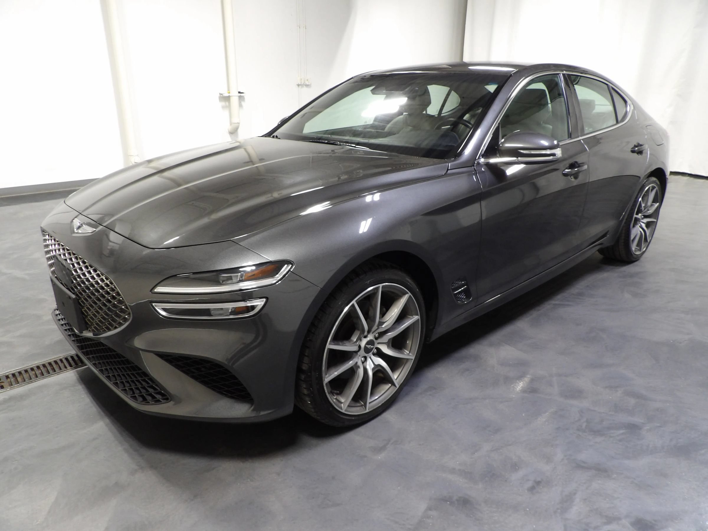 Used 2023 Genesis G70 2.0T AWD/4WD image 5