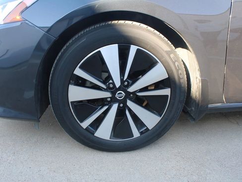 Used 2019 Nissan Altima 2.5 SV image 8