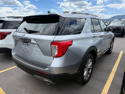 Used 2022 Ford Explorer Limited AWD/4WD image 4