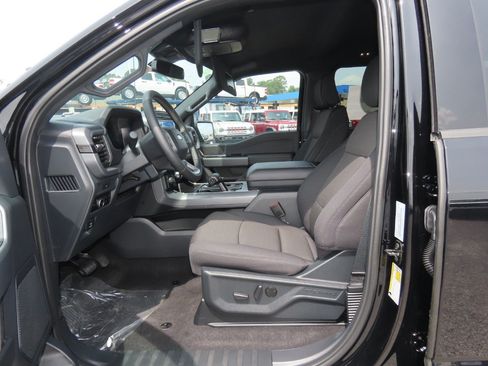 New 2026 Ford F150 XLT w/ Equipment Group 302A MID AWD/4WD image 25