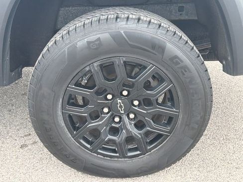 Used 2023 Chevrolet Colorado Trail Boss w/ Technology Package AWD/4WD image 50