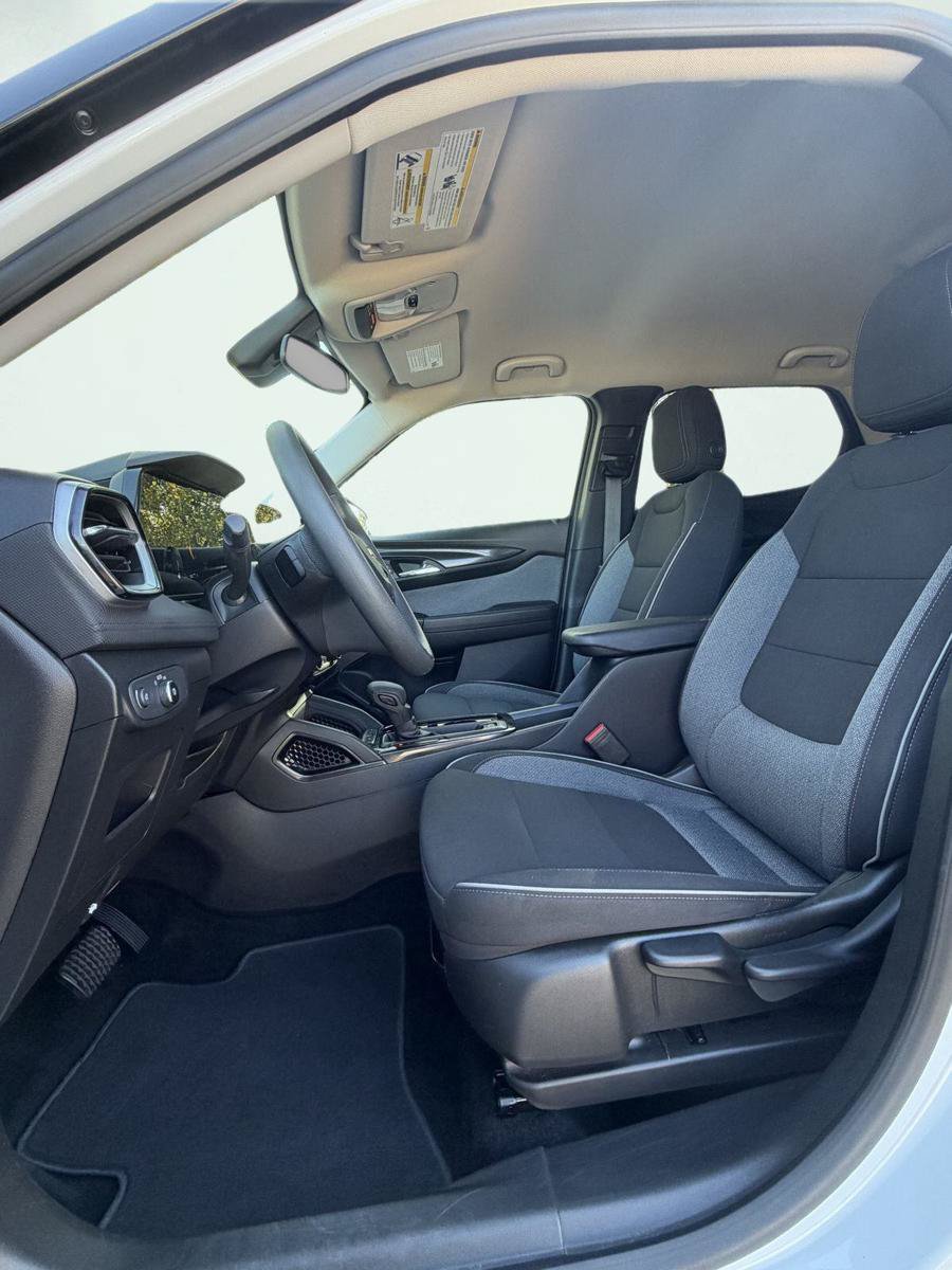 Used 2025 Chevrolet TrailBlazer LT AWD/4WD image 4