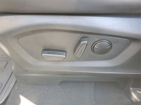 Used 2023 Ford Explorer XLT w/ Equipment Group 202A image 20