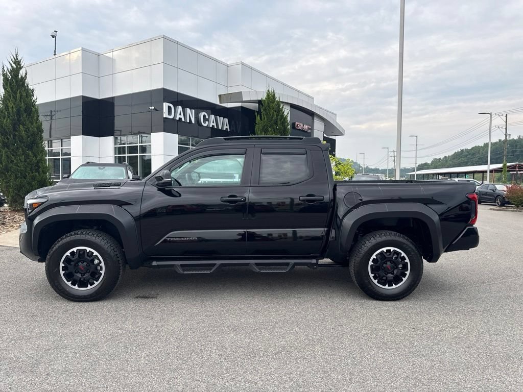 Used 2024 Toyota Tacoma TRD Off-Road w/ TRD Off Road Upgrade Package AWD/4WD image 3