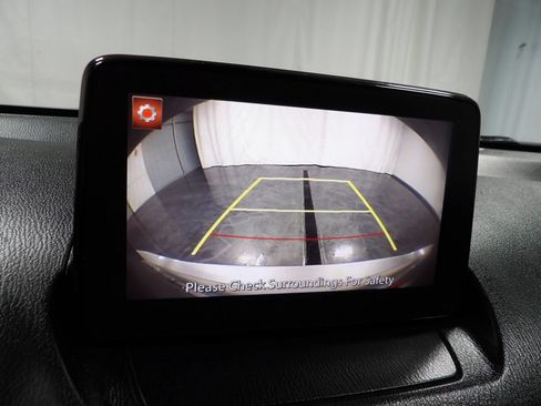 Used 2019 Toyota Yaris LE FWD image 17
