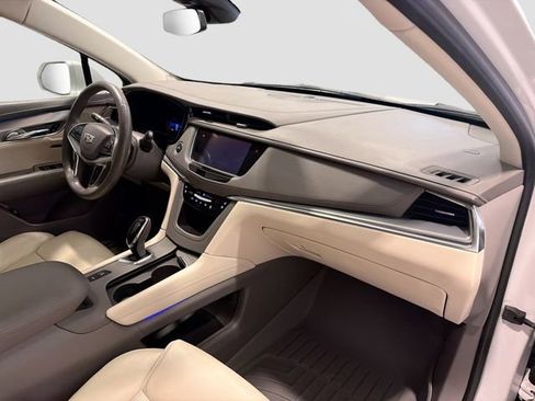 Used 2017 Cadillac XT5 Premium Luxury image 25