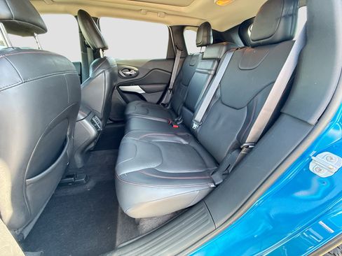 Used 2018 Jeep Cherokee Trailhawk w/ Quick Order Package 27L image 20