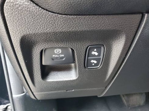 Used 2021 RAM 1500 Big Horn AWD/4WD image 17