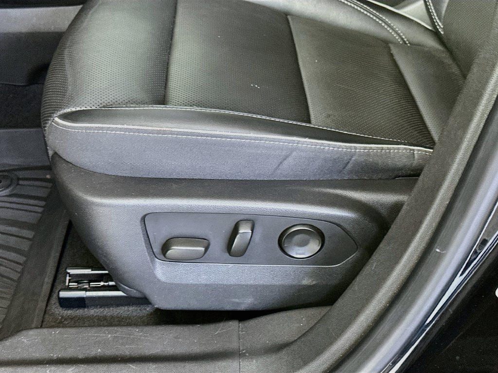 Used 2021 Buick Envision Essence w/ Sport Touring Package FWD image 22