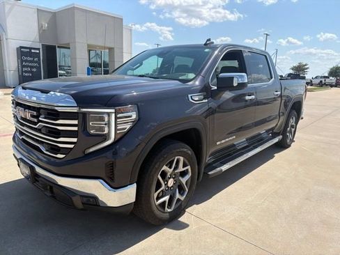 Used 2023 GMC Sierra 1500 SLT AWD/4WD image 3