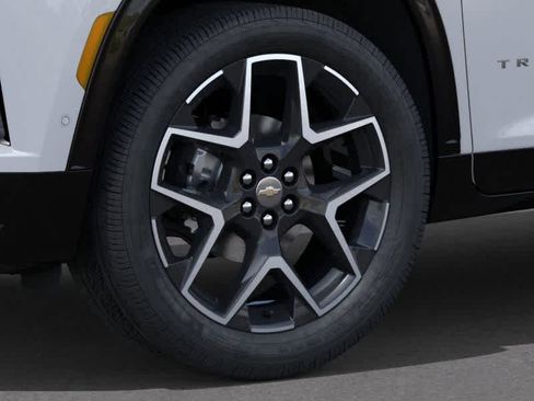 New 2026 Chevrolet Traverse High Country w/ LPO, Floor Liner Package FWD image 9
