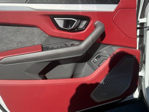 Used 2020 Lamborghini Urus image 27