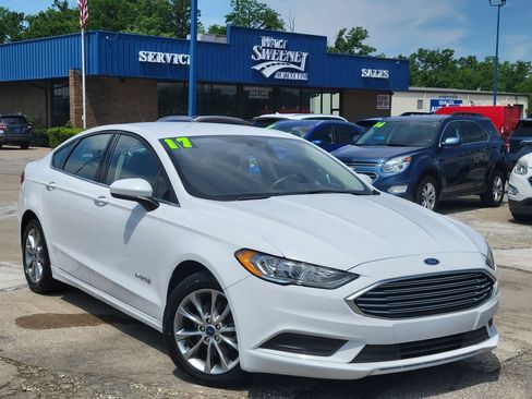 Certified 2017 Ford Fusion SE FWD image 31