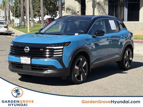 Used 2025 Nissan Kicks SR image 1