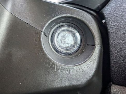 Used 2023 Jeep Renegade Trailhawk image 21