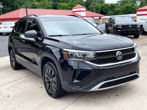 Used 2022 Volkswagen Taos S image 2