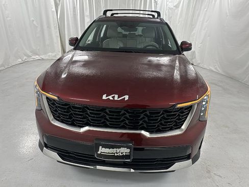Used 2025 Kia Sorento S image 8