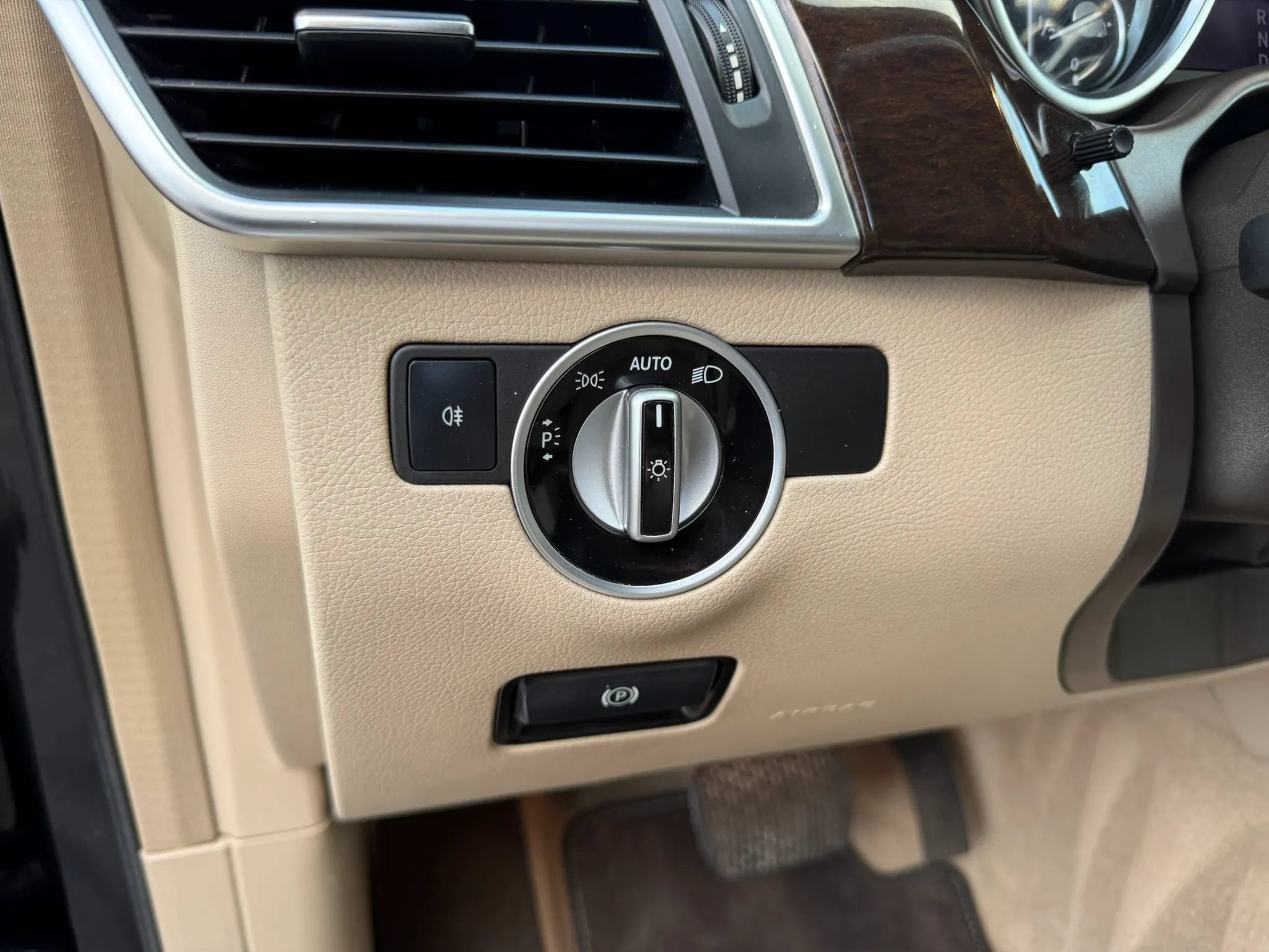 Used 2014 Mercedes-Benz ML 350 4MATIC image 38