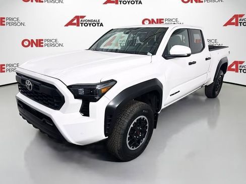 Certified 2024 Toyota Tacoma TRD Off-Road w/ TRD Off Road Upgrade Package AWD/4WD image 4