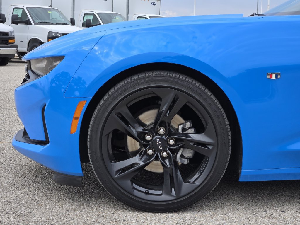 Used 2022 Chevrolet Camaro LT w/ Technology Package RWD image 8