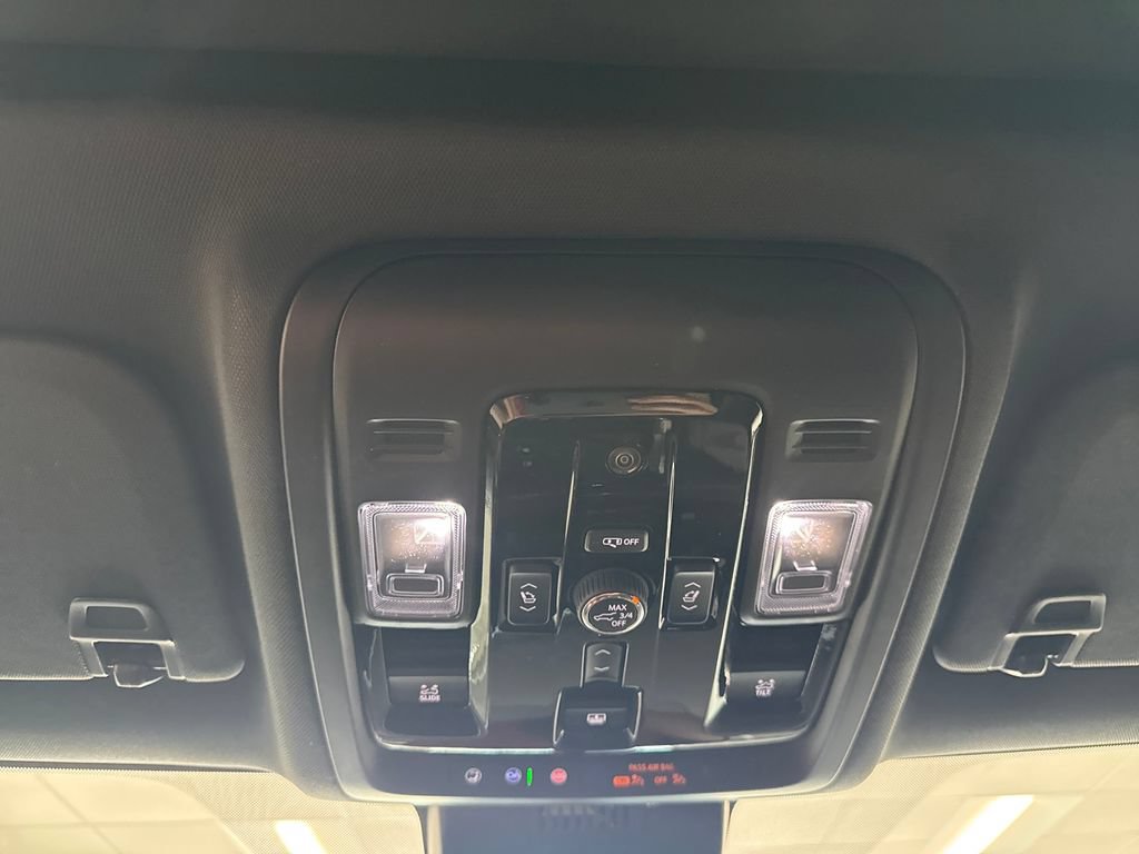 New 2026 Chevrolet Tahoe High Country AWD/4WD image 19