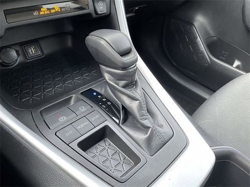Used 2024 Toyota RAV4 XLE image 30
