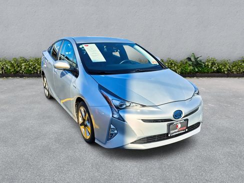 Used 2016 Toyota Prius Four Touring w/ Four Season Floor Mat Package FWD image 4