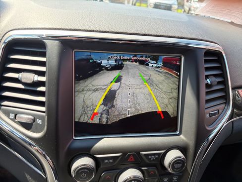 Used 2018 Jeep Grand Cherokee Trailhawk AWD/4WD image 24