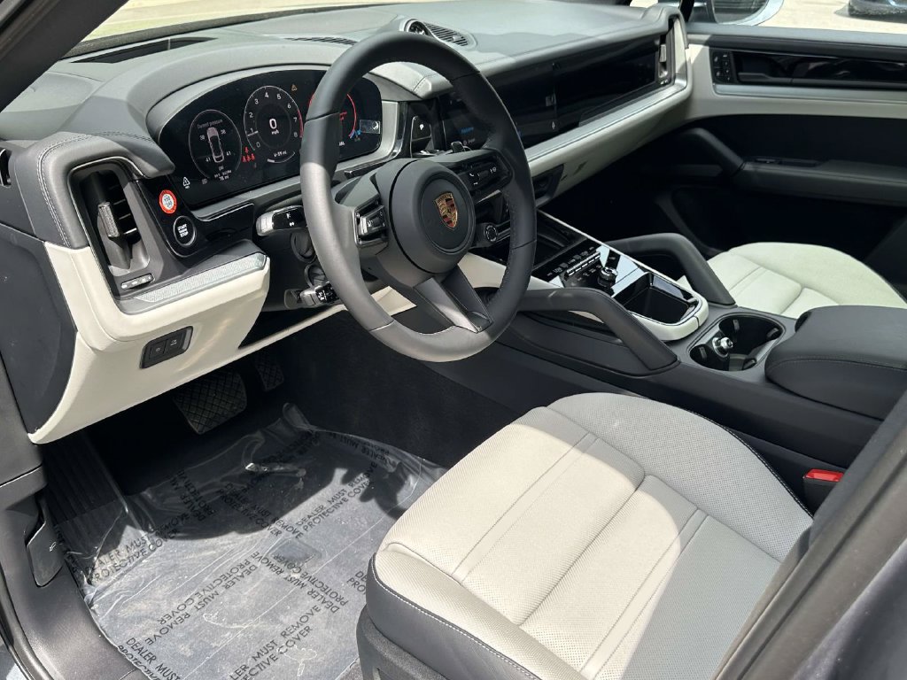 Used 2026 Porsche Cayenne Coupe AWD/4WD image 11