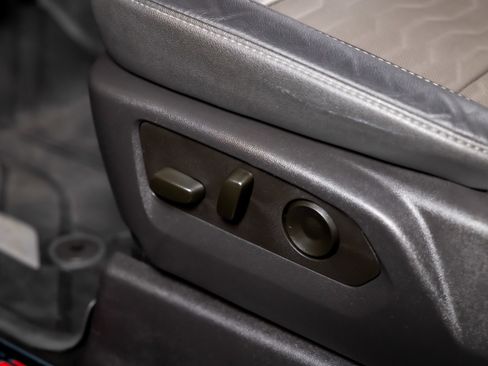 Used 2024 Chevrolet Silverado 2500 ZR2 w/ Technology Package image 13