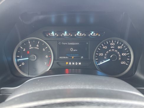 Used 2019 Ford F150 XLT w/ Equipment Group 302A Luxury AWD/4WD image 15