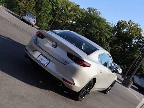 Used 2024 MAZDA MAZDA3 s FWD image 7